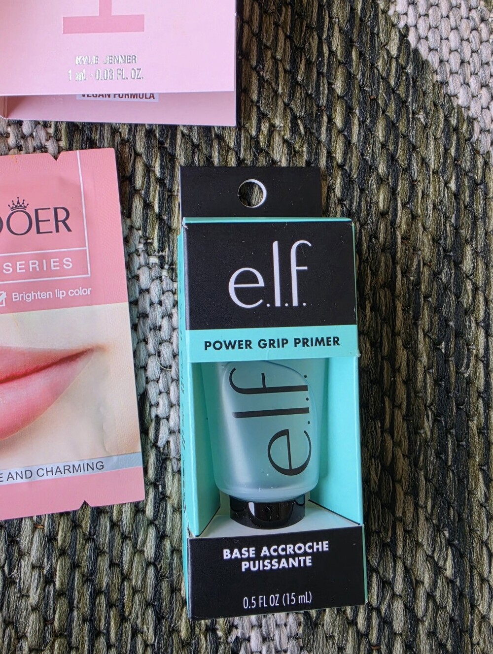 Makeup Bag & Sample Bundle - Picture 3 of 10